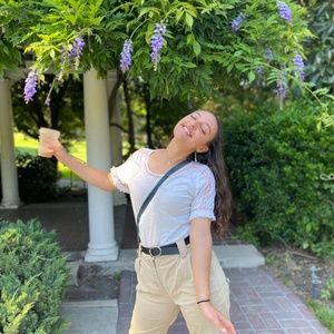 Meet your Posher, Pamela